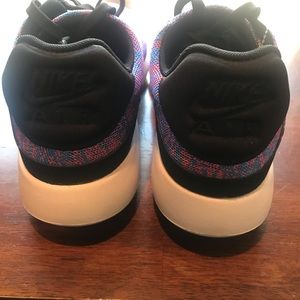 Nike Air Max modern flyknit running shoe